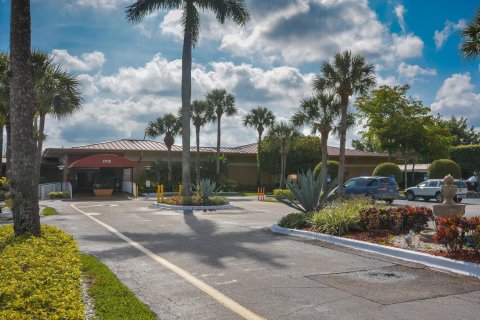 Condo in West Palm Beach, Florida, 2 bedrooms № 2177198 - photo 21