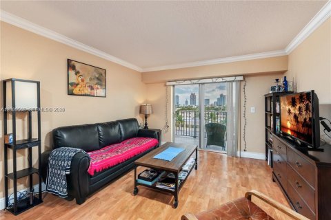 Copropriété à vendre à Miami Beach, Floride: 1 chambre, 76.46 m2 № 2066415 - photo 5