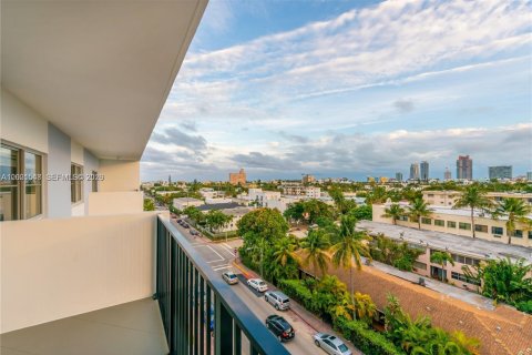 Copropriété à vendre à Miami Beach, Floride: 1 chambre, 76.46 m2 № 2066415 - photo 17