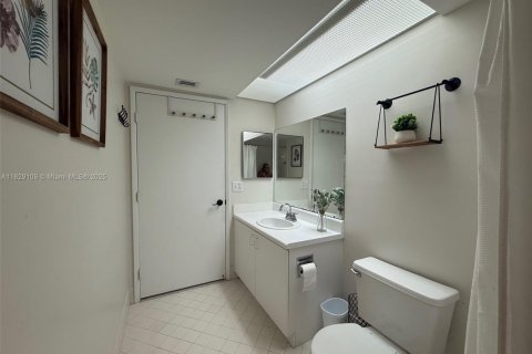 Купить кондоминиум в Пемброк-Пайнс, Флорида 1 спальня, 98.1м2, № 2035006 - фото 27