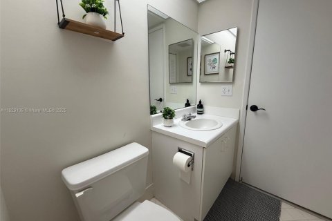 Купить кондоминиум в Пемброк-Пайнс, Флорида 1 спальня, 98.1м2, № 2035006 - фото 19