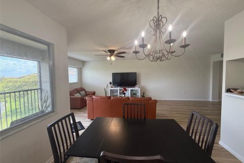 Купить кондоминиум в Пемброк-Пайнс, Флорида 1 спальня, 98.1м2, № 2035006 - фото 9