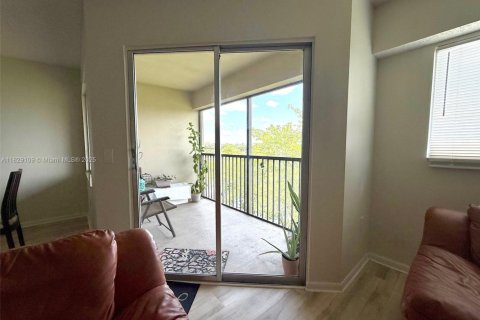 Купить кондоминиум в Пемброк-Пайнс, Флорида 1 спальня, 98.1м2, № 2035006 - фото 16