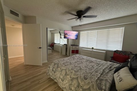 Купить кондоминиум в Пемброк-Пайнс, Флорида 1 спальня, 98.1м2, № 2035006 - фото 22