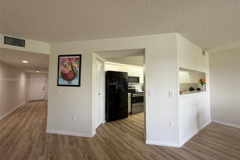 Купить кондоминиум в Пемброк-Пайнс, Флорида 1 спальня, 98.1м2, № 2035006 - фото 10