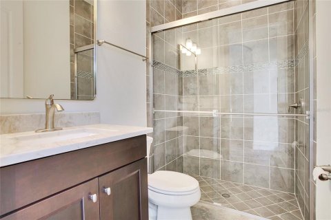 Casa en venta en Orlando, Florida, 5 dormitorios, 334.63 m2 № 1914772 - foto 18