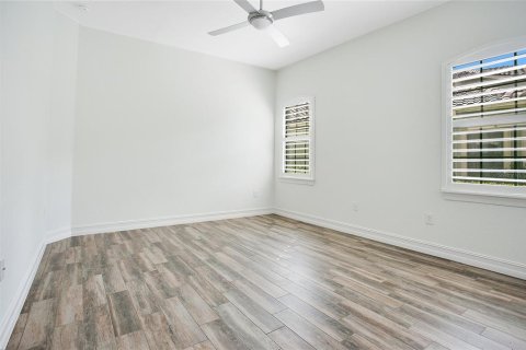 Casa en venta en Orlando, Florida, 5 dormitorios, 334.63 m2 № 1914772 - foto 17