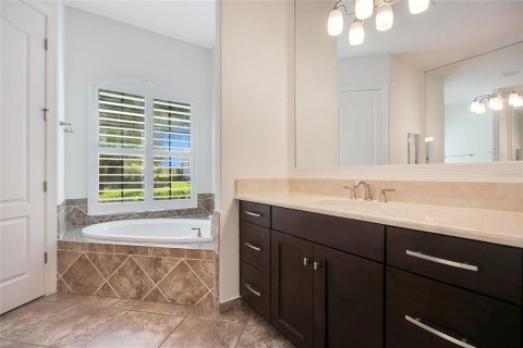 Casa en venta en Orlando, Florida, 5 dormitorios, 334.63 m2 № 1914772 - foto 14