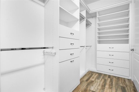 Casa en venta en Orlando, Florida, 5 dormitorios, 334.63 m2 № 1914772 - foto 16