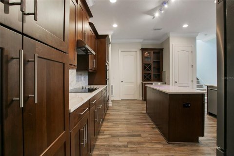 Casa en venta en Orlando, Florida, 5 dormitorios, 334.63 m2 № 1914772 - foto 5