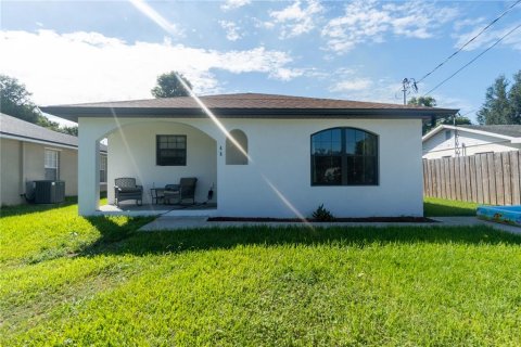 House in Winter Haven, Florida 3 bedrooms, 130.43 sq.m. № 2345164