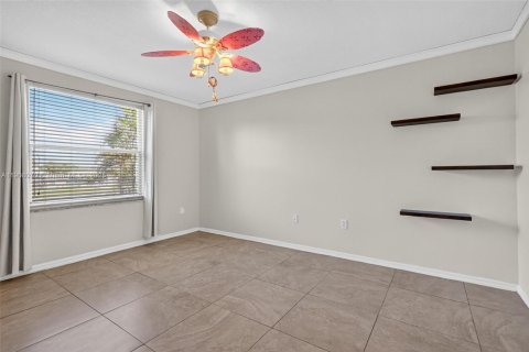 House in Pembroke Pines, Florida 4 bedrooms, 305.09 sq.m. № 1964942 - photo 23