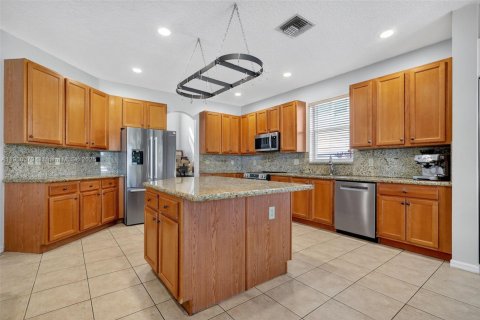 House in Pembroke Pines, Florida 4 bedrooms, 305.09 sq.m. № 1964942 - photo 9