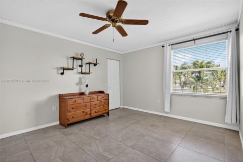 House in Pembroke Pines, Florida 4 bedrooms, 305.09 sq.m. № 1964942 - photo 28