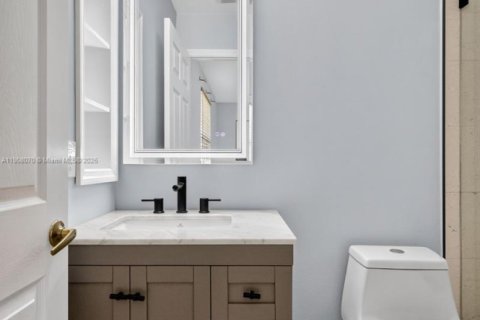 House in Pembroke Pines, Florida 4 bedrooms, 305.09 sq.m. № 1964942 - photo 29