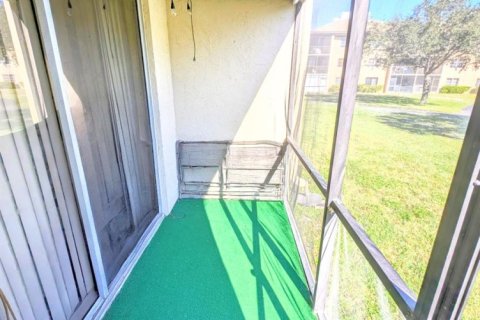 Condo in Lauderhill, Florida, 1 bedroom № 2082685 - photo 5