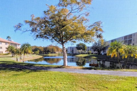 Condo in Lauderhill, Florida, 1 bedroom № 2082685 - photo 6