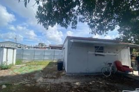 Casa en venta en Hialeah, Florida, 3 dormitorios, 115.66 m2 № 1186743 - foto 5
