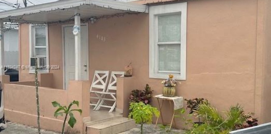 Casa en Hialeah, Florida 3 dormitorios, 115.66 m2 № 1186743