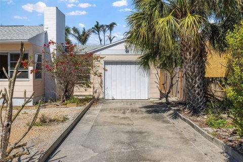Casa en venta en Saint Pete Beach, Florida, 3 dormitorios, 136.19 m2 № 1580974 - foto 16