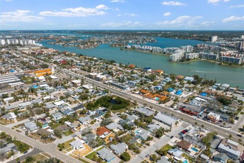 Casa en venta en Saint Pete Beach, Florida, 3 dormitorios, 136.19 m2 № 1580974 - foto 14