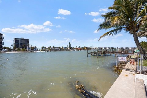 Casa en venta en Saint Pete Beach, Florida, 3 dormitorios, 136.19 m2 № 1580974 - foto 29