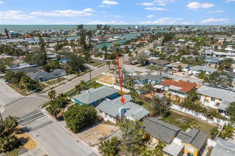Casa en venta en Saint Pete Beach, Florida, 3 dormitorios, 136.19 m2 № 1580974 - foto 1