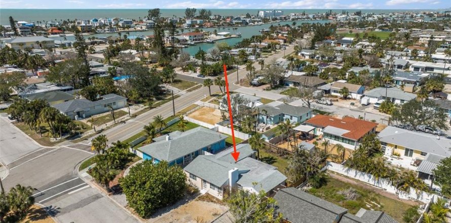 Casa en Saint Pete Beach, Florida 3 dormitorios, 136.19 m2 № 1580974