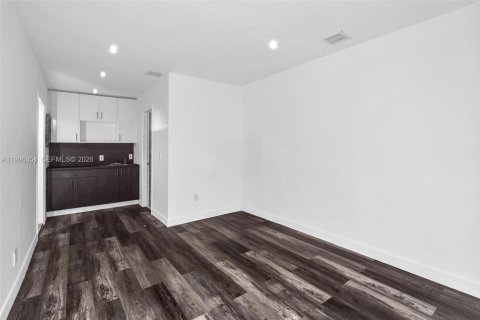 Propiedad comercial en alquiler en Miramar, Florida, 27.87 m2 № 2059175 - foto 18