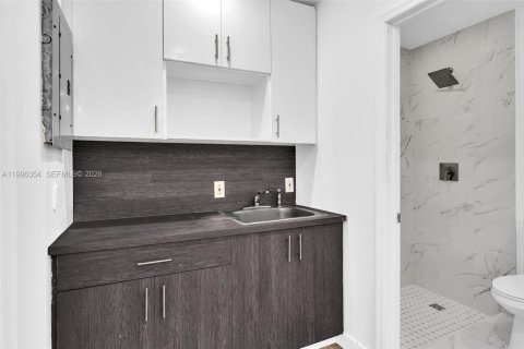 Propiedad comercial en alquiler en Miramar, Florida, 27.87 m2 № 2059175 - foto 10