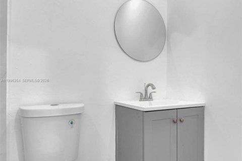 Propiedad comercial en alquiler en Miramar, Florida, 27.87 m2 № 2059175 - foto 12