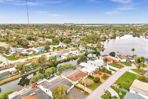 Propiedad comercial en alquiler en Miramar, Florida, 27.87 m2 № 2059175 - foto 22