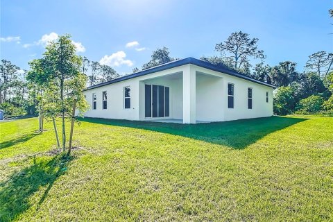 House in North Port, Florida 4 bedrooms, 184.88 sq.m. № 1657303 - photo 23