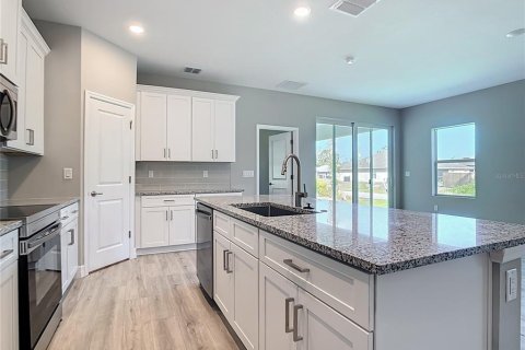 House in North Port, Florida 4 bedrooms, 184.88 sq.m. № 1657303 - photo 7