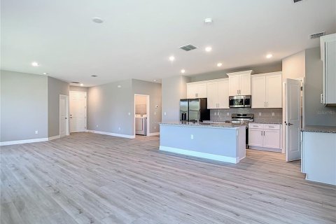 House in North Port, Florida 4 bedrooms, 184.88 sq.m. № 1657303 - photo 5