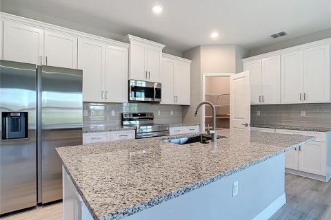 House in North Port, Florida 4 bedrooms, 184.88 sq.m. № 1657303 - photo 6