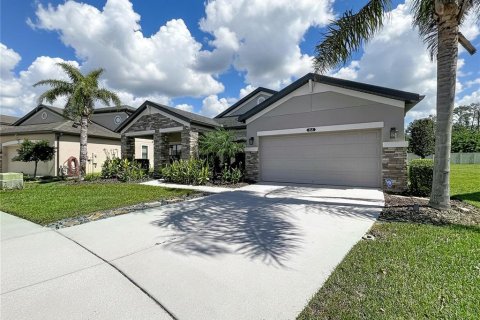Villa ou maison à vendre à Land O' Lakes, Floride: 3 chambres, 288.93 m2 № 2421697 - photo 2
