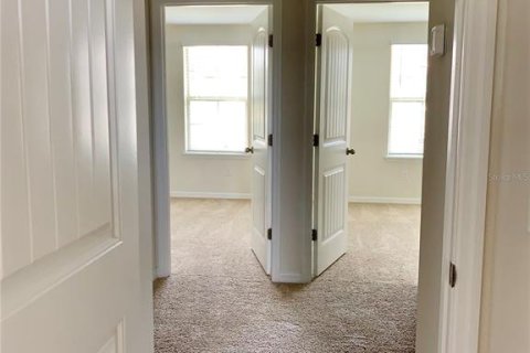 Townhouse in Winter Garden, Florida 3 bedrooms, 134.8 sq.m. № 2196682 - photo 11
