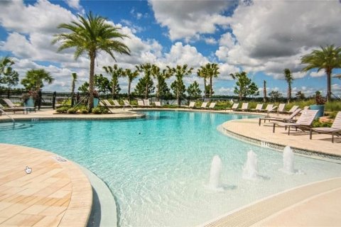 Townhouse in Winter Garden, Florida 3 bedrooms, 134.8 sq.m. № 2196682 - photo 16