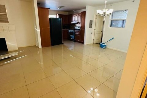 Casa en venta en Miami, Florida, 4 dormitorios, 157.38 m2 № 2242723 - foto 10