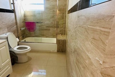 Casa en venta en Miami, Florida, 4 dormitorios, 157.38 m2 № 2242723 - foto 12