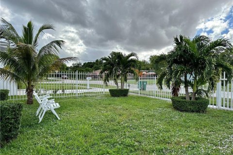 Casa en venta en Miami, Florida, 4 dormitorios, 157.38 m2 № 2242723 - foto 4
