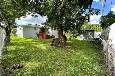 Casa en venta en Miami, Florida, 4 dormitorios, 157.38 m2 № 2242723 - foto 15
