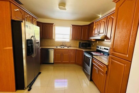 Casa en venta en Miami, Florida, 4 dormitorios, 157.38 m2 № 2242723 - foto 9