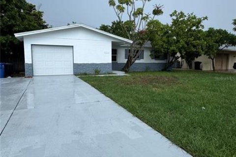 Villa ou maison à Saint Petersburg, Floride 3 chambres, 110.18 m2 № 2433632