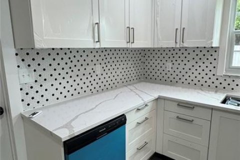 House in Saint Petersburg, Florida 3 bedrooms, 110.18 sq.m. № 2433632 - photo 19