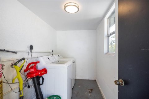 House in Tampa, Florida 4 bedrooms, 131.92 sq.m. № 2221517 - photo 28