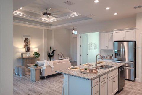House in Port Charlotte, Florida 3 bedrooms, 185.99 sq.m. № 1886794 - photo 5