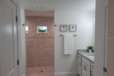 House in Port Charlotte, Florida 3 bedrooms, 185.99 sq.m. № 1886794 - photo 8