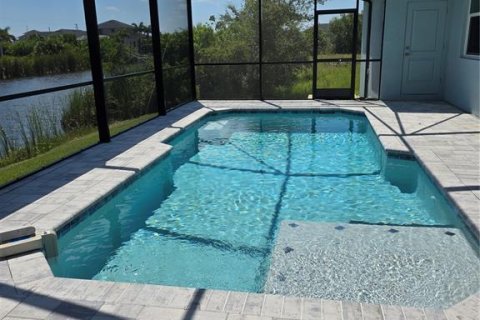 House in Port Charlotte, Florida 3 bedrooms, 185.99 sq.m. № 1886794 - photo 15